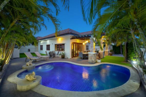 Spacious 3 bedroom villa with private pool and jacuzzi